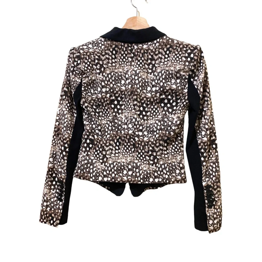 BCBGMAXAZRIA Shawl collar cropped brown cheetah/ feather print blazer - Picture 3 of 16